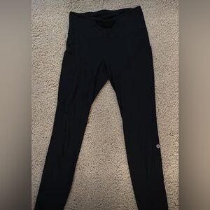 Lululemon black leggings - size 6 - 25 inch - pockets